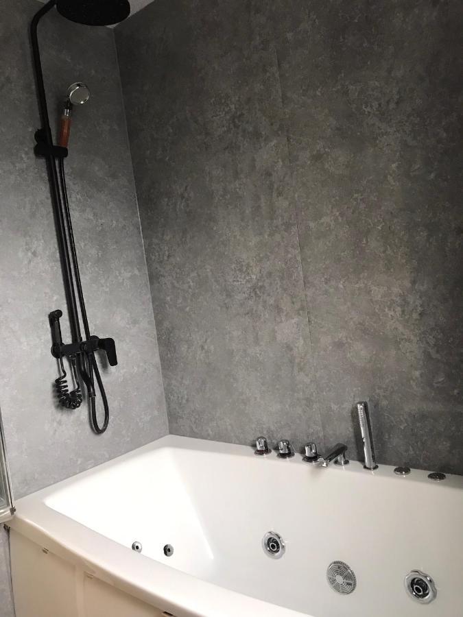 Double Room Next To Burnham Elizabeth Line Station سلوف المظهر الخارجي الصورة