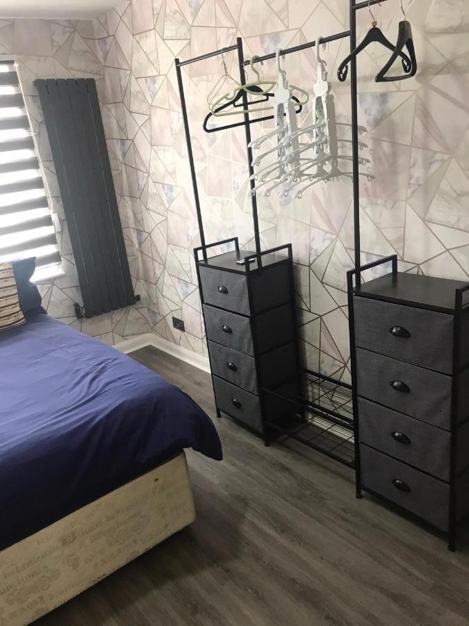 Double Room Next To Burnham Elizabeth Line Station سلوف المظهر الخارجي الصورة