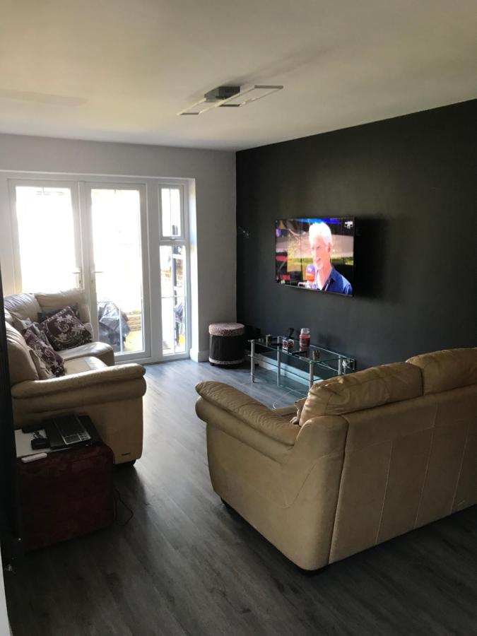 Double Room Next To Burnham Elizabeth Line Station سلوف المظهر الخارجي الصورة